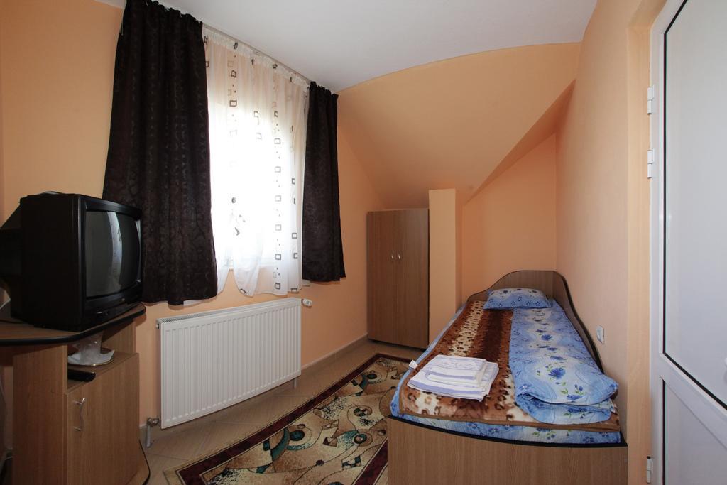 Pensiunea Colt De Rai Săcel Pokoj fotografie